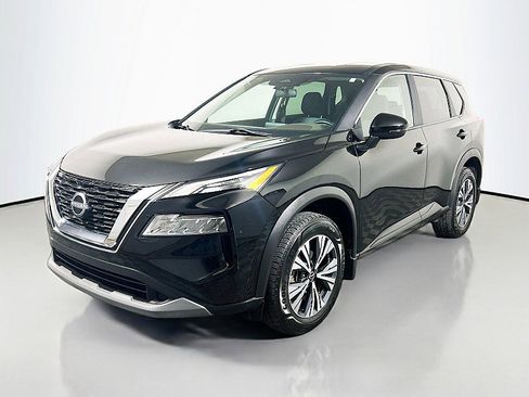 Used 2023 Nissan Rogue SV image 3