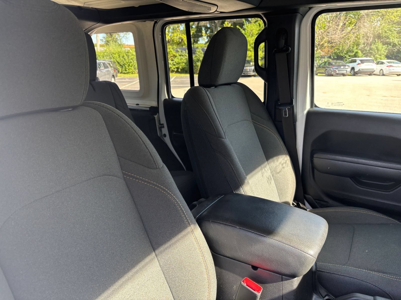 Used 2025 Jeep Wrangler Unlimited Sport AWD/4WD image 34