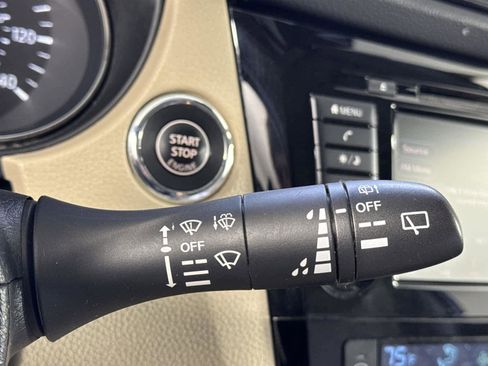 Used 2020 Nissan Rogue SV image 27