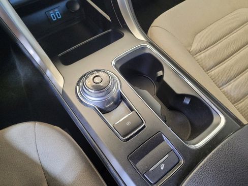 Used 2019 Ford Fusion SE FWD image 26