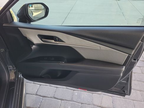 Used 2025 Toyota Camry SE image 30