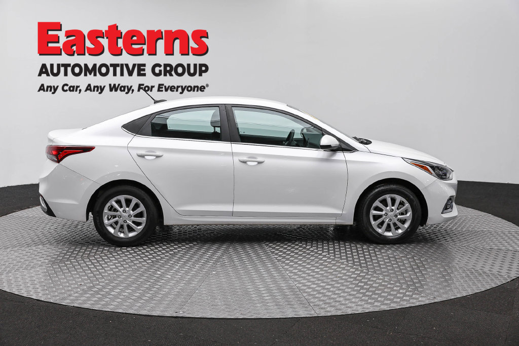 Used 2022 Hyundai Accent SEL FWD image 5