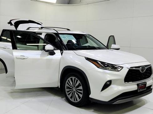 Used 2021 Toyota Highlander Platinum AWD/4WD image 29