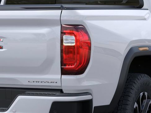 New 2026 GMC Canyon Denali AWD/4WD image 11