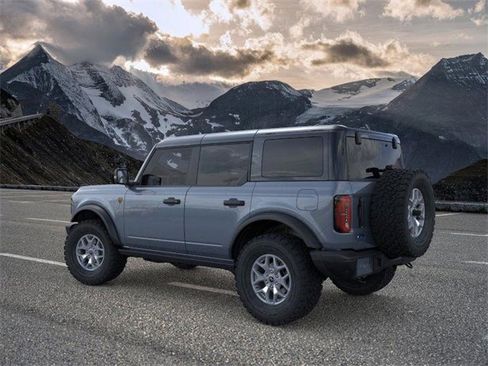 New 2025 Ford Bronco Badlands image 4
