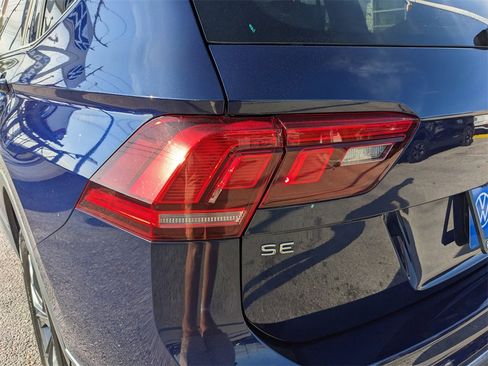 Certified 2023 Volkswagen Tiguan SE image 9