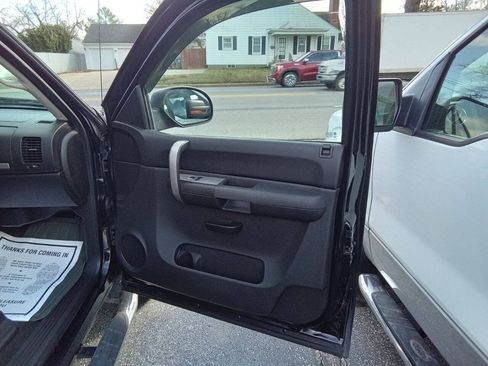 Used 2009 GMC Sierra 1500 SLE w/ Power Pack Plus RWD image 4