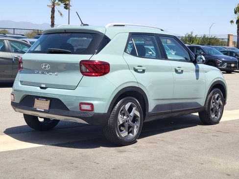 New 2026 Hyundai Venue SEL FWD image 4