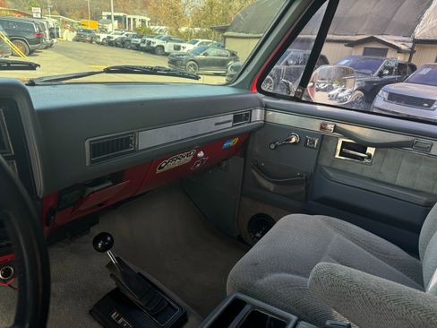 Used 1989 GMC Jimmy 4WD image 18