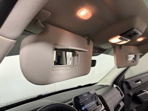Used 2025 Nissan Pathfinder SL w/ SL Premium Package FWD image 38