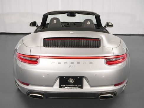 Used 2019 Porsche 911 Carrera 4 AWD/4WD image 18