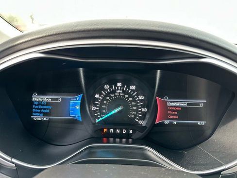 Used 2016 Ford Fusion SE image 15