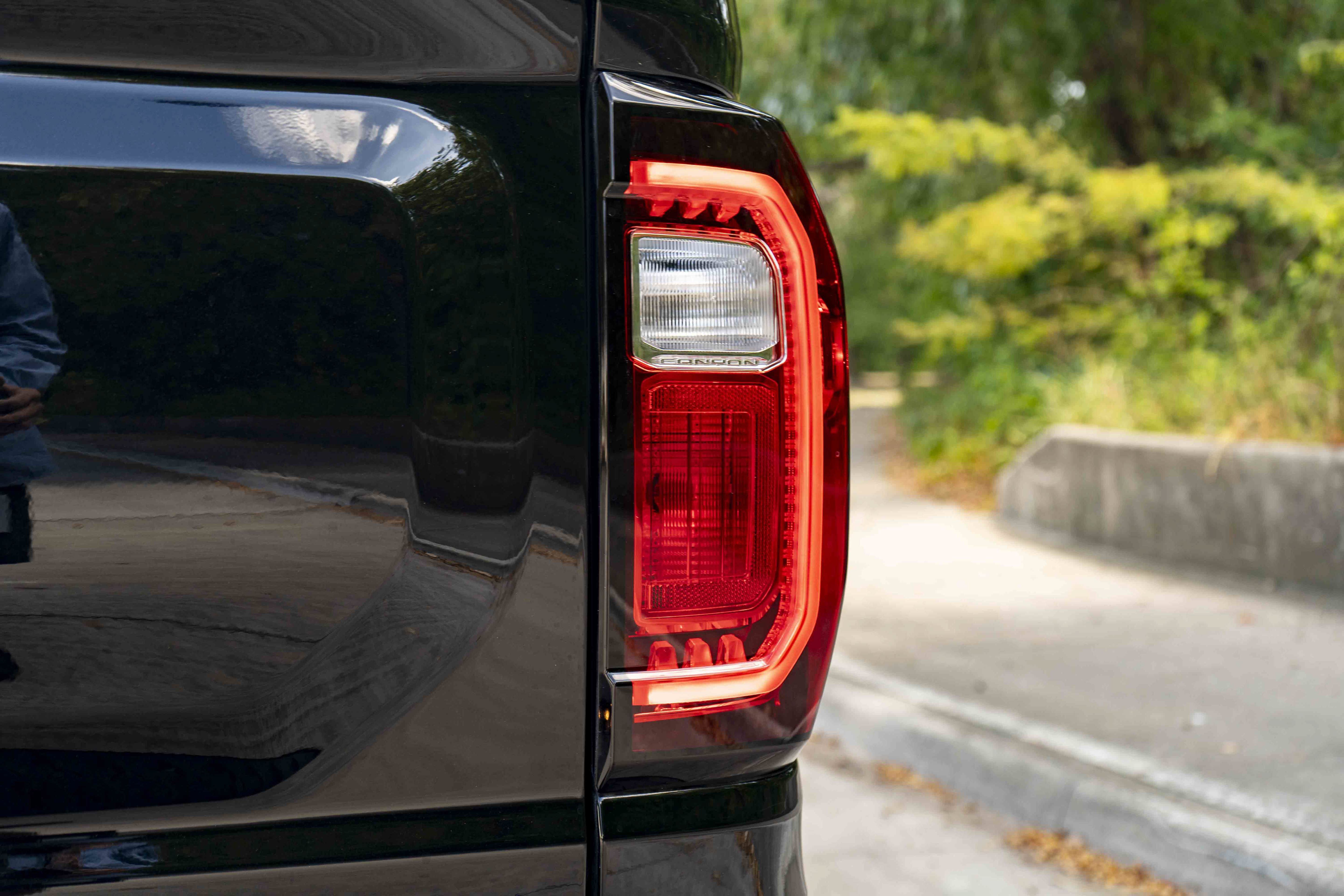 Used 2025 GMC Canyon Denali AWD/4WD image 13