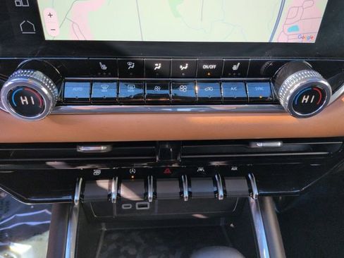 Used 2024 GMC Canyon AT4 image 18