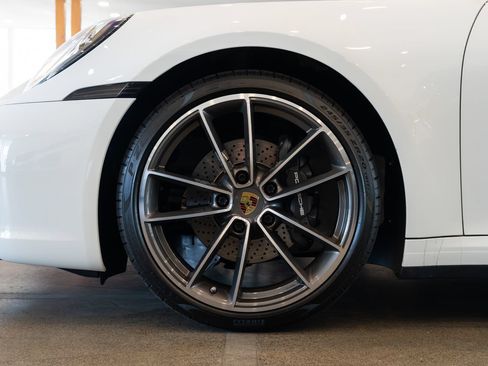 Used 2020 Porsche 911 Carrera RWD image 7