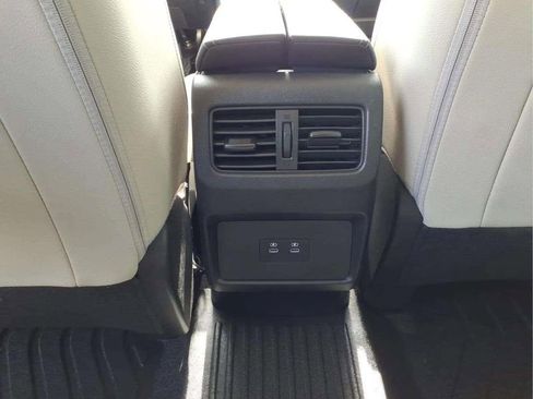 Used 2024 Nissan Rogue SL FWD image 15