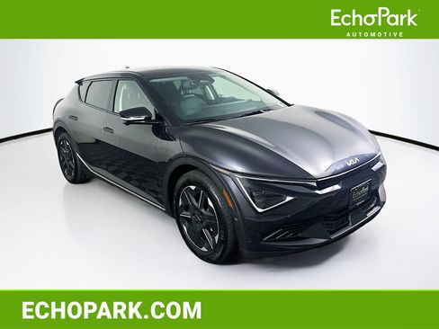 Used 2025 Kia EV6 Light w/ Light LR Technology Package RWD image 1
