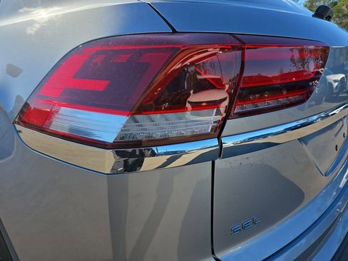 Used 2020 Volkswagen Atlas Cross Sport SEL image 37