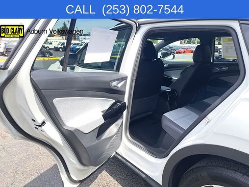 Used 2024 Volkswagen ID.4 2WD image 13