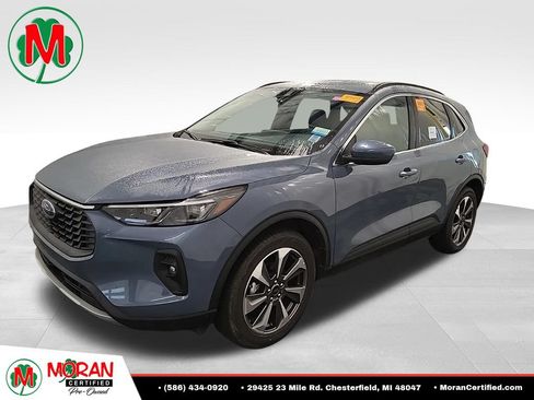 Used 2025 Ford Escape Platinum AWD/4WD image 1