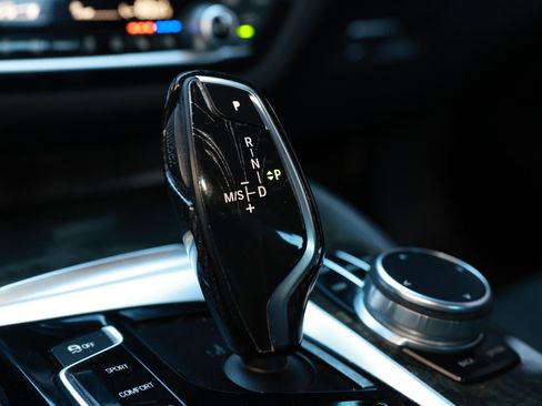 Used 2017 BMW 540i xDrive image 43