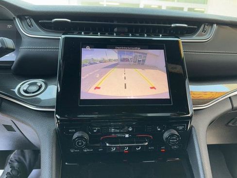 Certified 2023 Jeep Grand Cherokee Altitude image 16