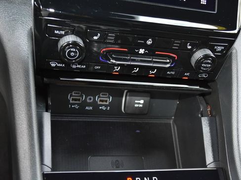 Certified 2024 Jeep Grand Cherokee Altitude AWD/4WD image 19
