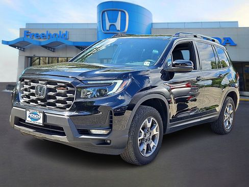 Used 2023 Honda Passport TrailSport image 3