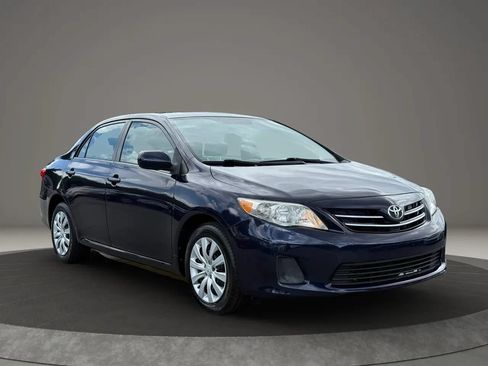 Used 2013 Toyota Corolla LE FWD image 3