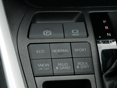 Certified 2025 Toyota RAV4 XLE AWD/4WD image 28