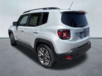 Used 2017 Jeep Renegade Latitude FWD video 2