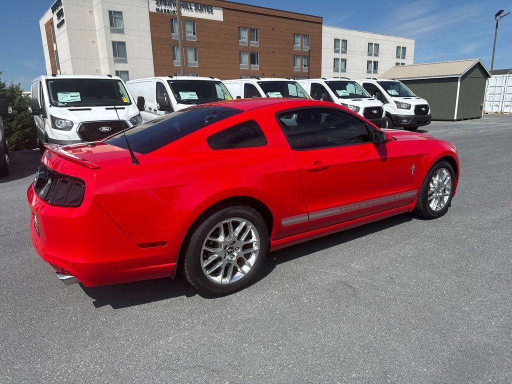 Used 2013 Ford Mustang Premium RWD image 4
