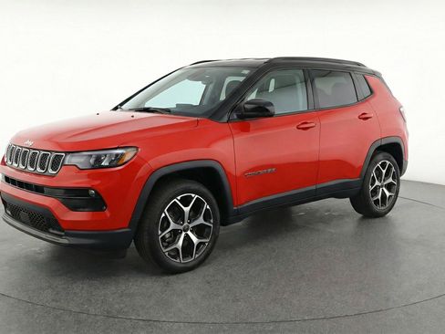Used 2025 Jeep Compass Limited AWD/4WD image 2
