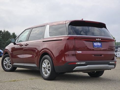 Used 2022 Kia Carnival LX FWD image 17