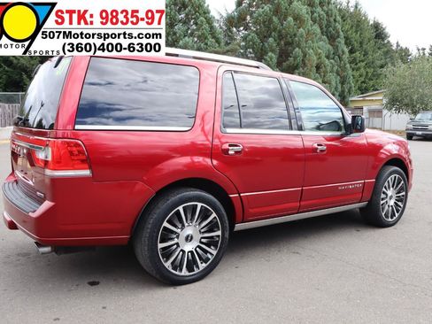 Used 2015 Lincoln Navigator 4WD w/ Equipment Group 101A Reserve image 7