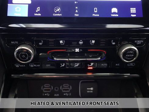 Used 2023 Jeep Grand Cherokee Overland w/ Adv Protech Group III image 10