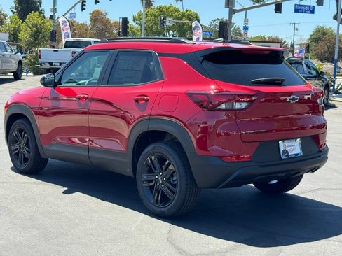 New 2026 Chevrolet TrailBlazer LT w/ Midnight Edition FWD image 4