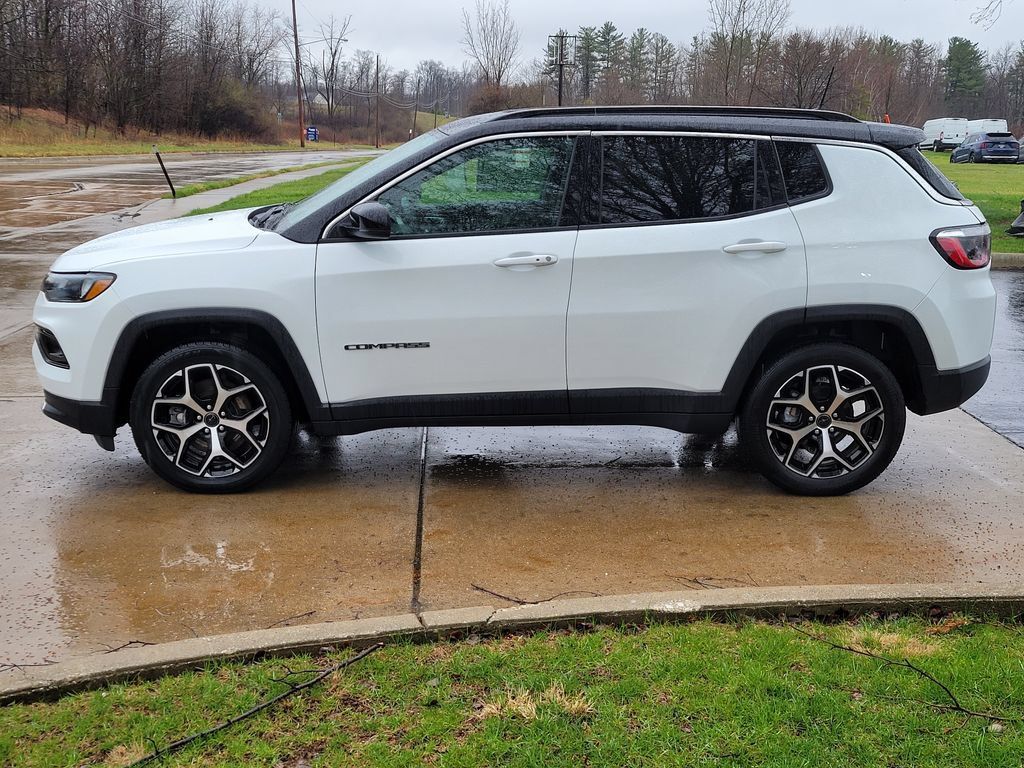 Used 2025 Jeep Compass Limited AWD/4WD image 6