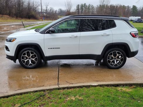 Used 2025 Jeep Compass Limited AWD/4WD image 6