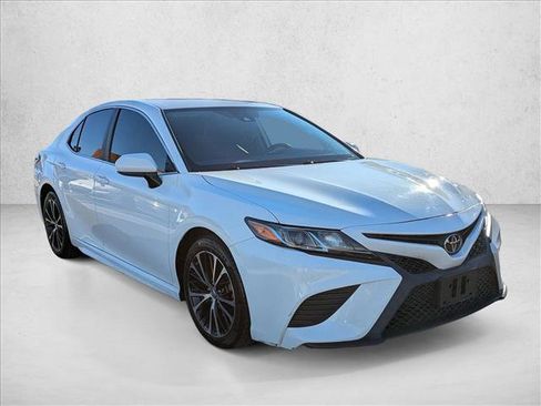 Used 2019 Toyota Camry SE w/ Protection Package (Q2) image 3