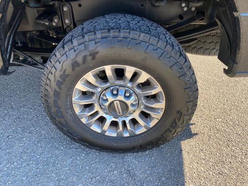 Used 2022 Ford F250 XLT w/ XLT Premium Package AWD/4WD image 28