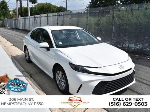 Used 2025 Toyota Camry LE AWD/4WD image 4