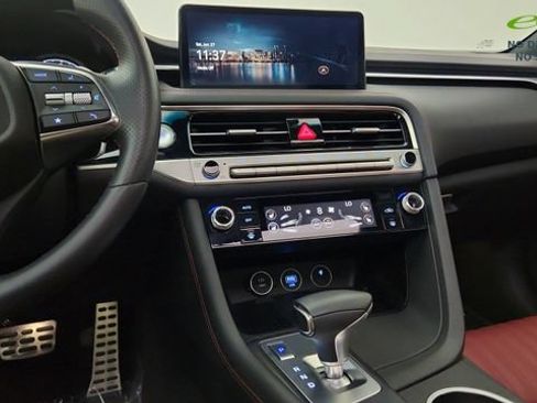 Used 2025 Genesis G70 2.5T image 44