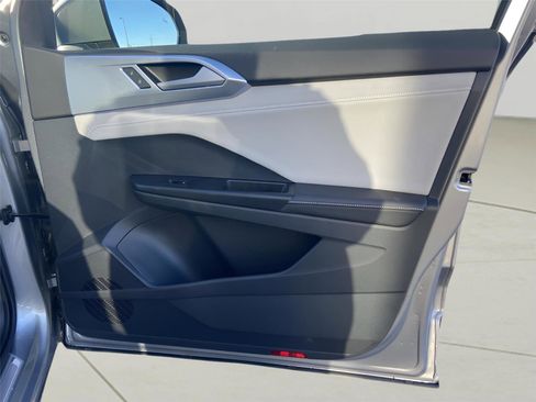 Used 2025 Volkswagen Taos SE w/ Panoramic Sunroof Package image 20