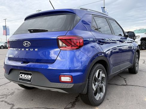 Used 2024 Hyundai Venue SEL image 8