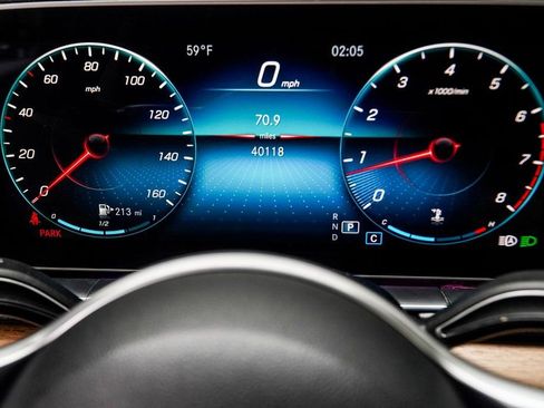 Used 2022 Mercedes-Benz GLE 350 4MATIC w/ Premium Package image 31