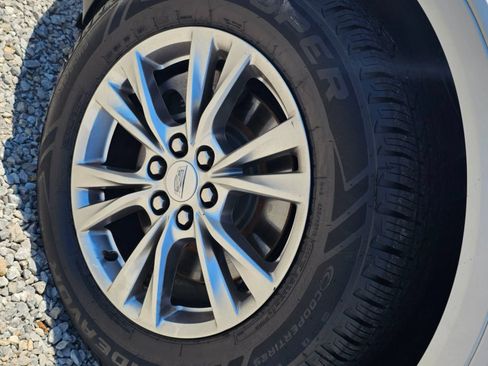Used 2020 Cadillac XT5 Premium Luxury AWD/4WD image 4