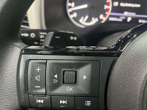 Used 2023 Nissan Rogue SV image 22