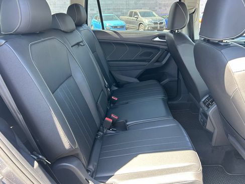 Used 2023 Volkswagen Tiguan SE FWD image 34