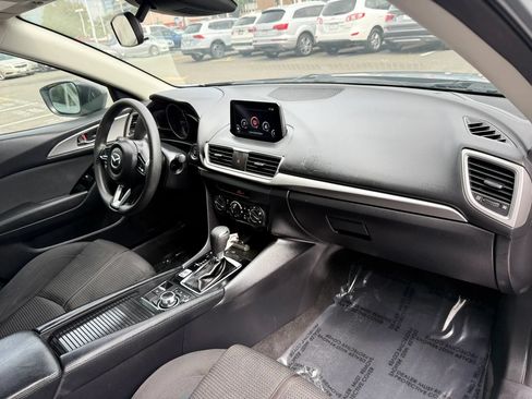 Used 2018 MAZDA MAZDA3 Sport w/ Preferred Equipment Package FWD image 34